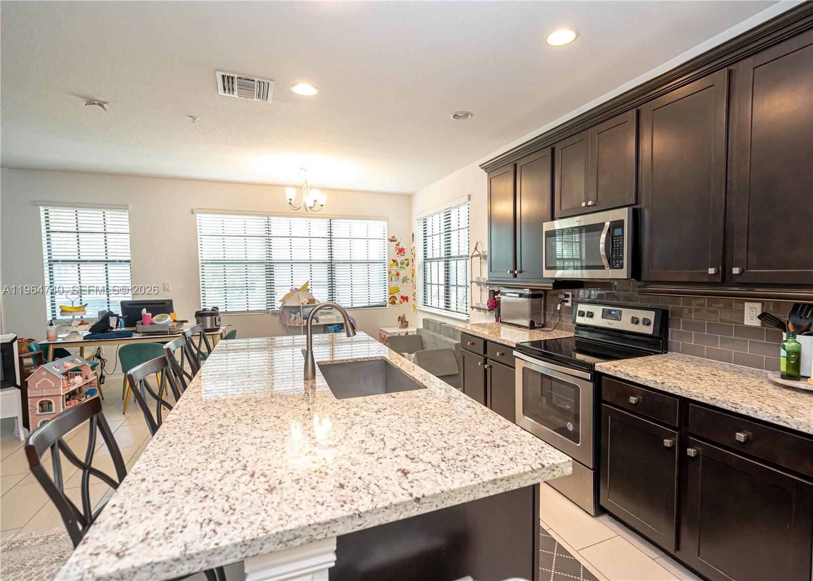 PEMBROKE LAKES SOUTH - Residential