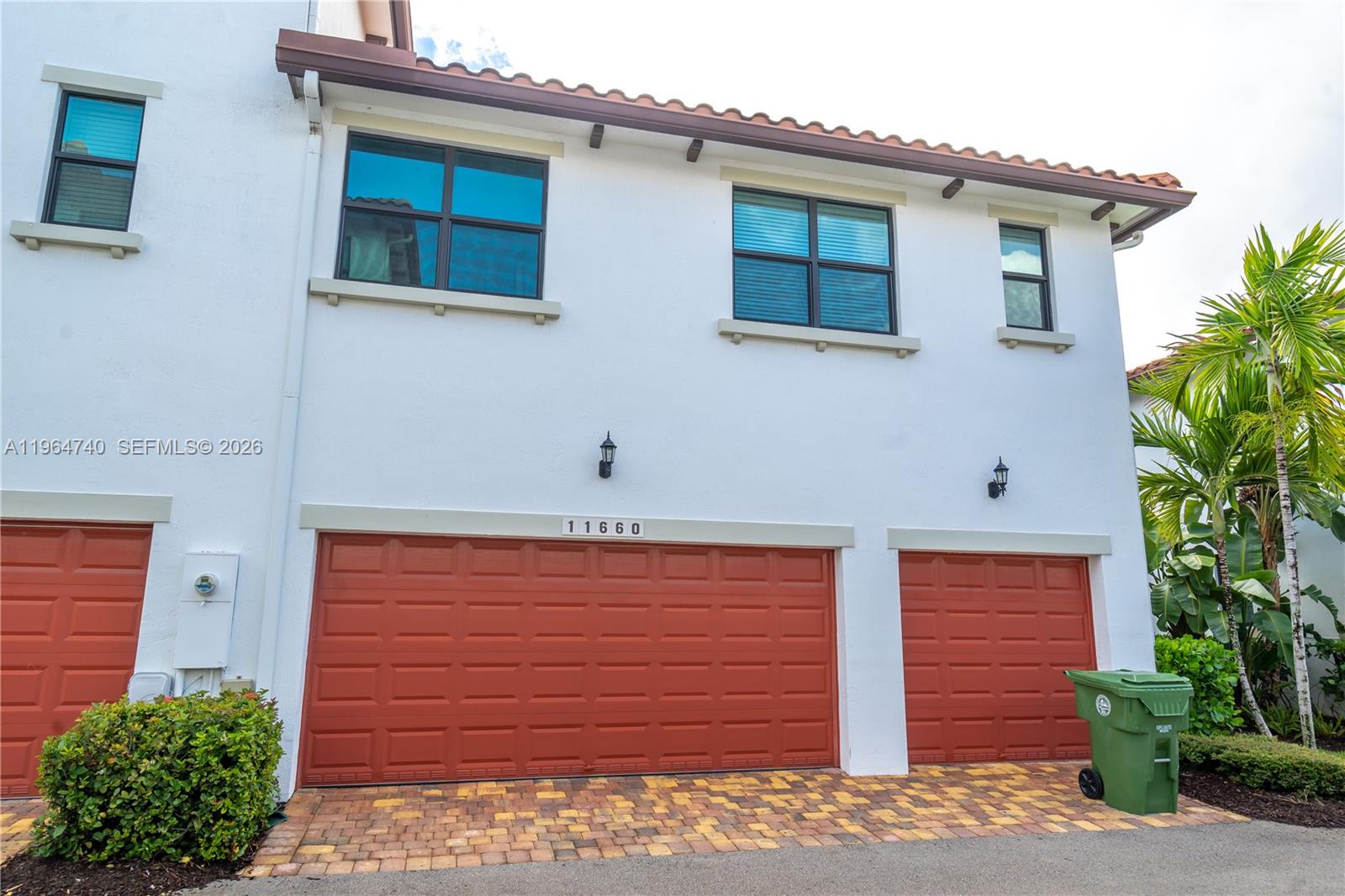 PEMBROKE LAKES SOUTH - Residential