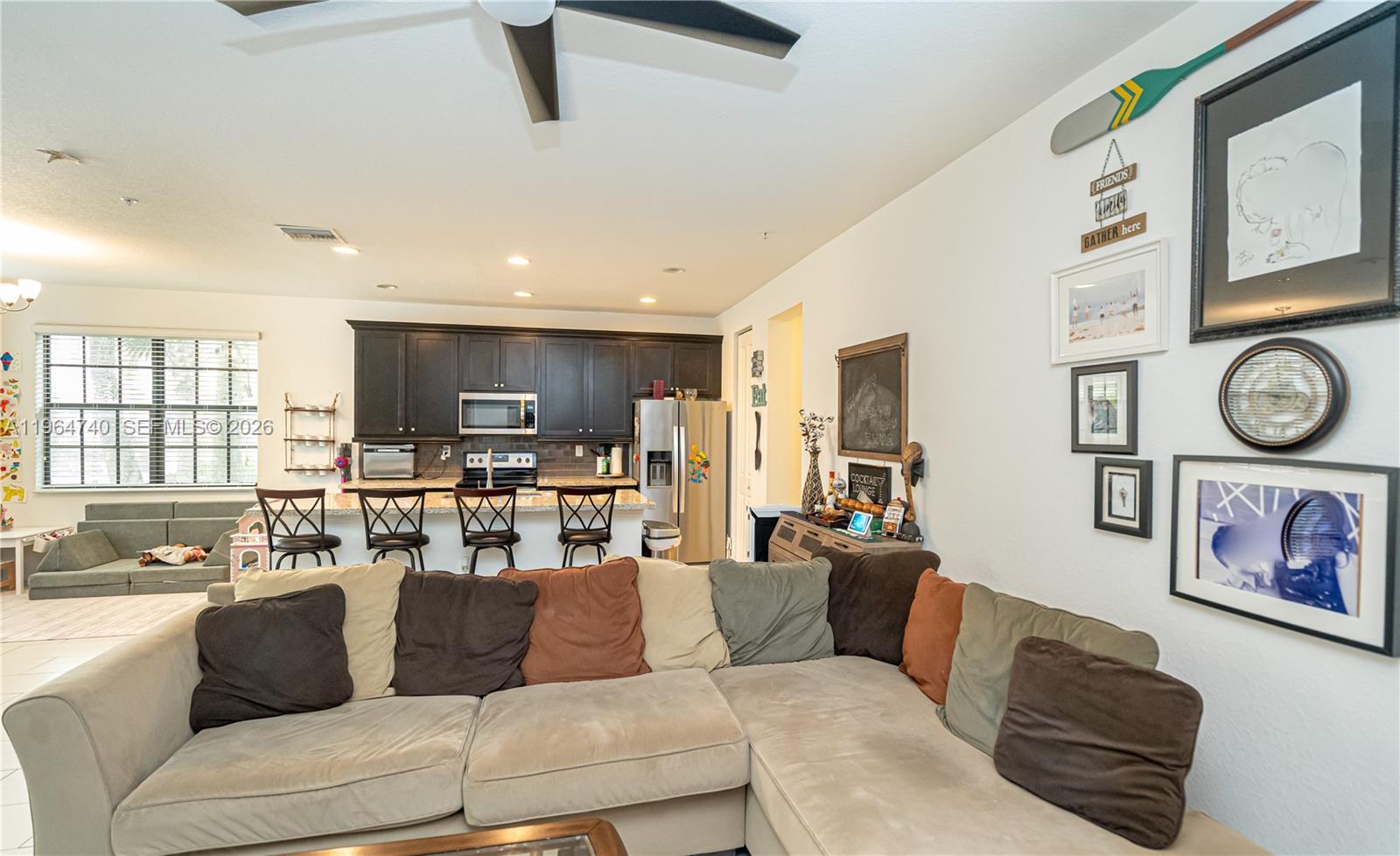 PEMBROKE LAKES SOUTH - Residential