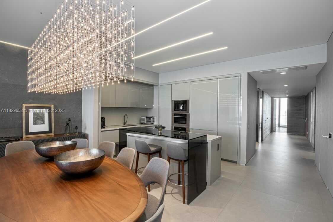 18975 Collins Ave 1002, Sunny Isles Beach, FL, 33160/$6,250,000 4 18975 Collins Ave 1002