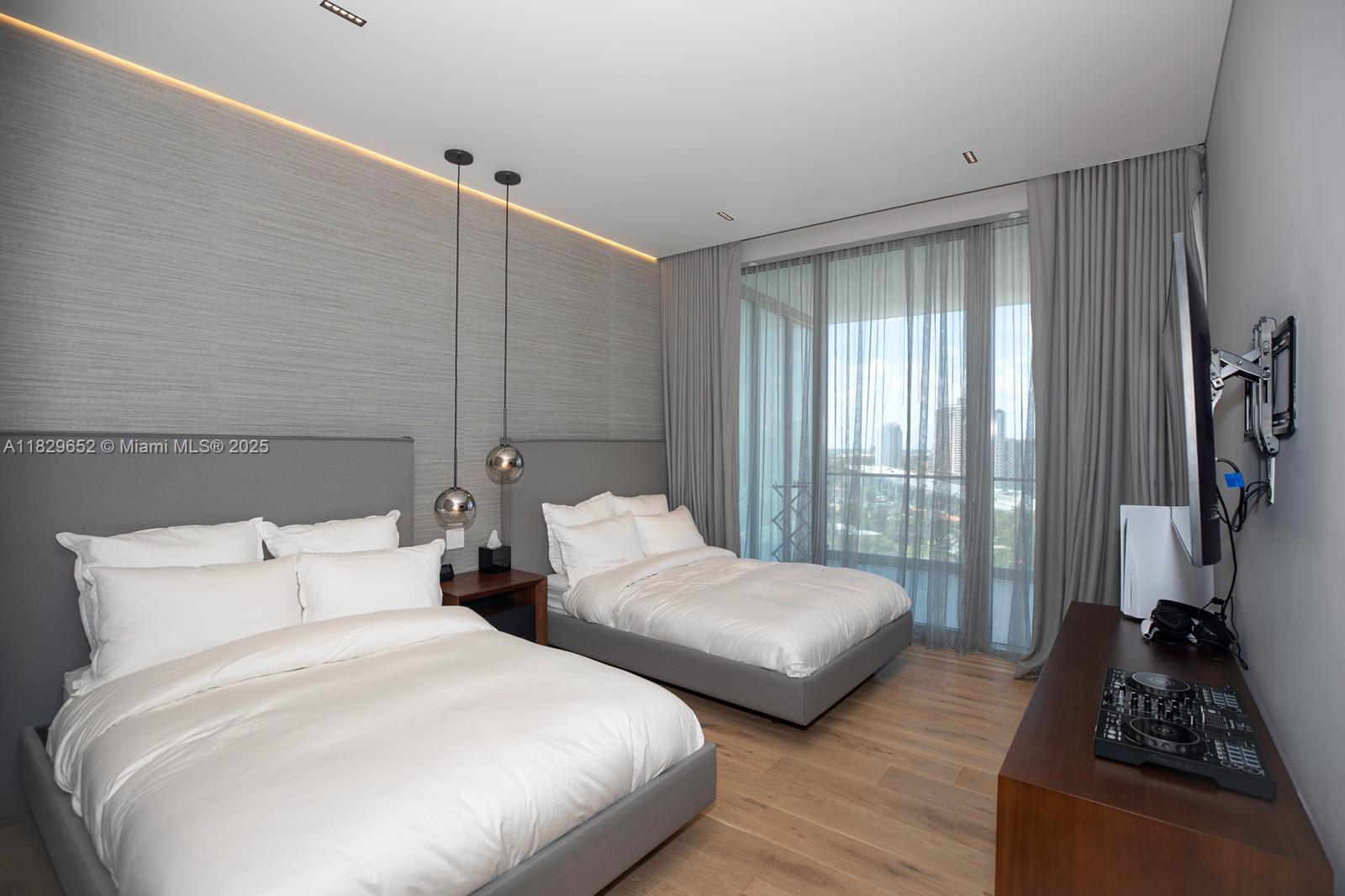 18975 COLLINS CONDO - Residential