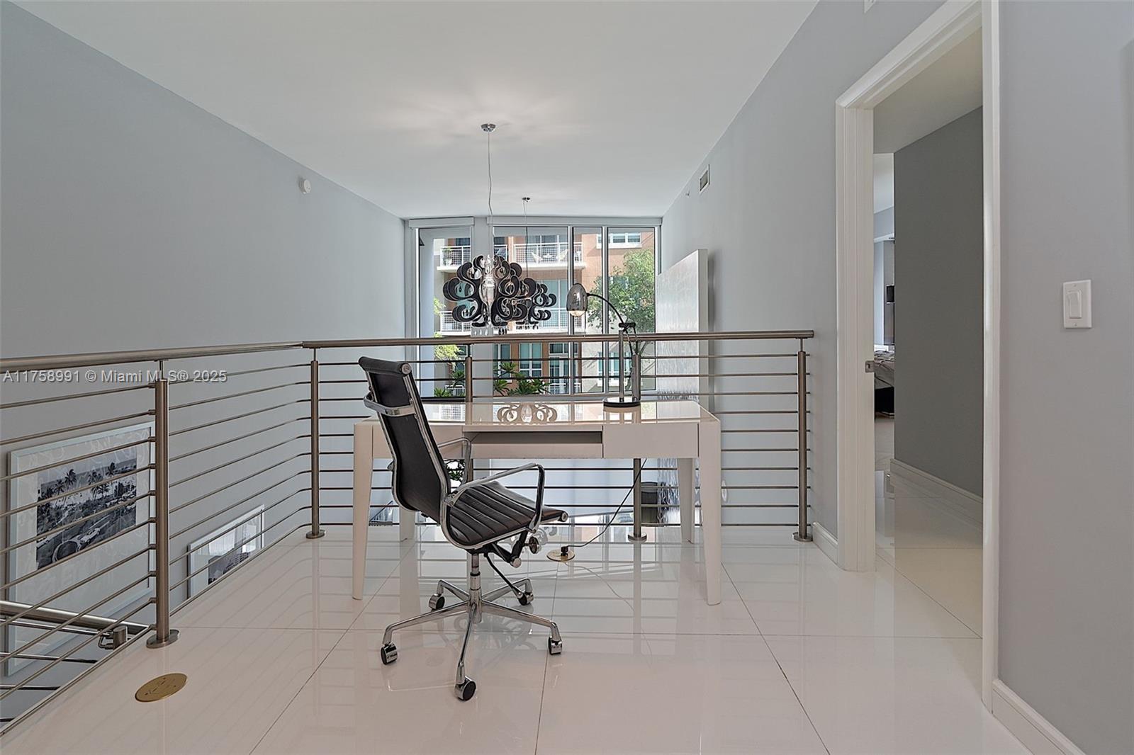 PARAMOUNT BAY CONDO - Residential