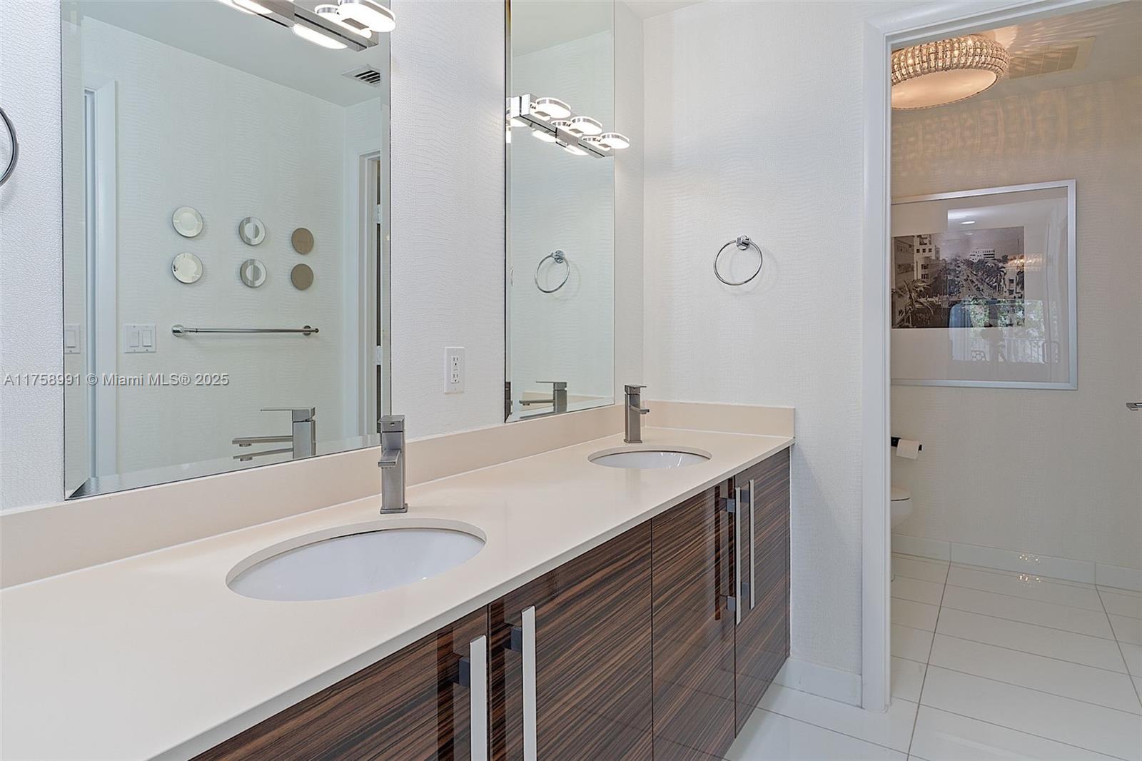 PARAMOUNT BAY CONDO - Residential