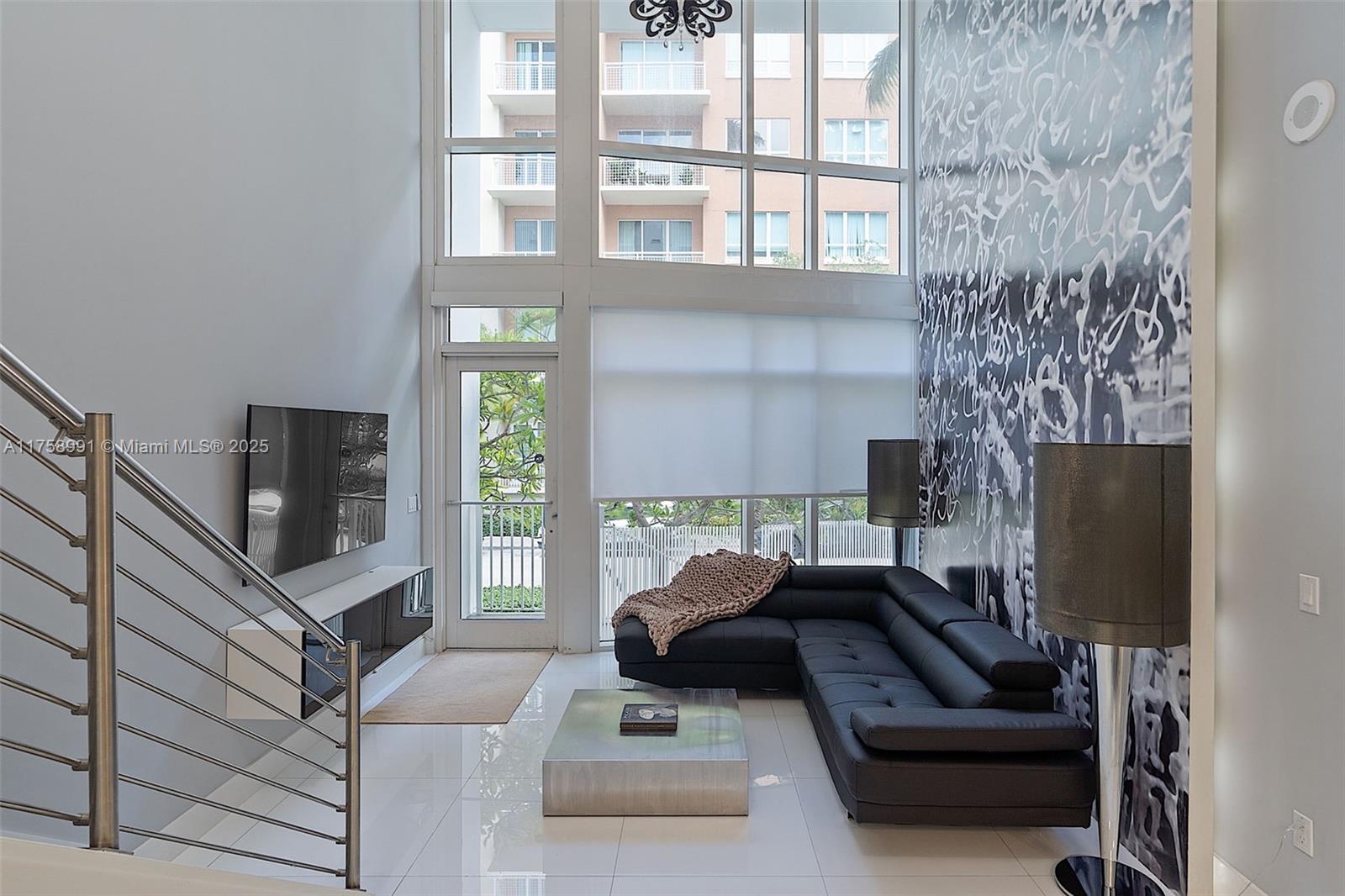 PARAMOUNT BAY CONDO - Residential