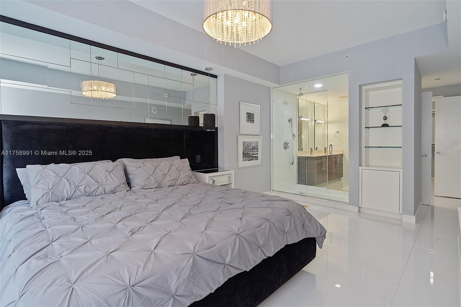 PARAMOUNT BAY CONDO - Residential
