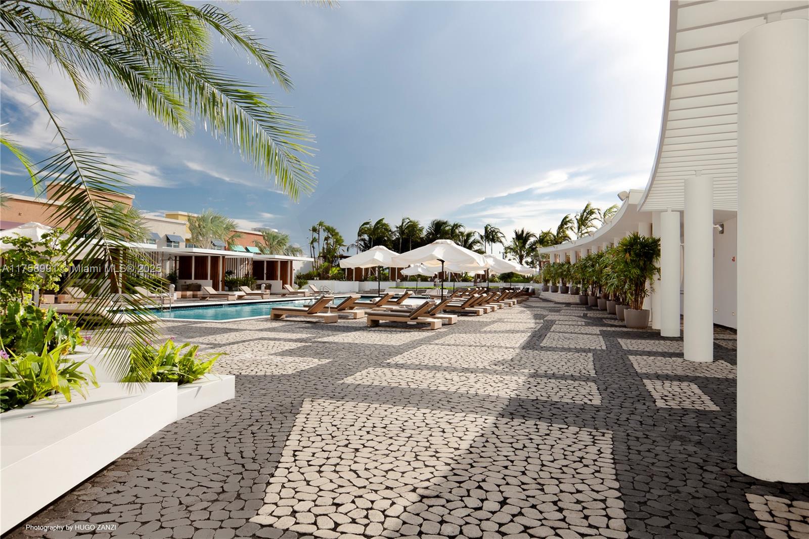PARAMOUNT BAY CONDO - Residential