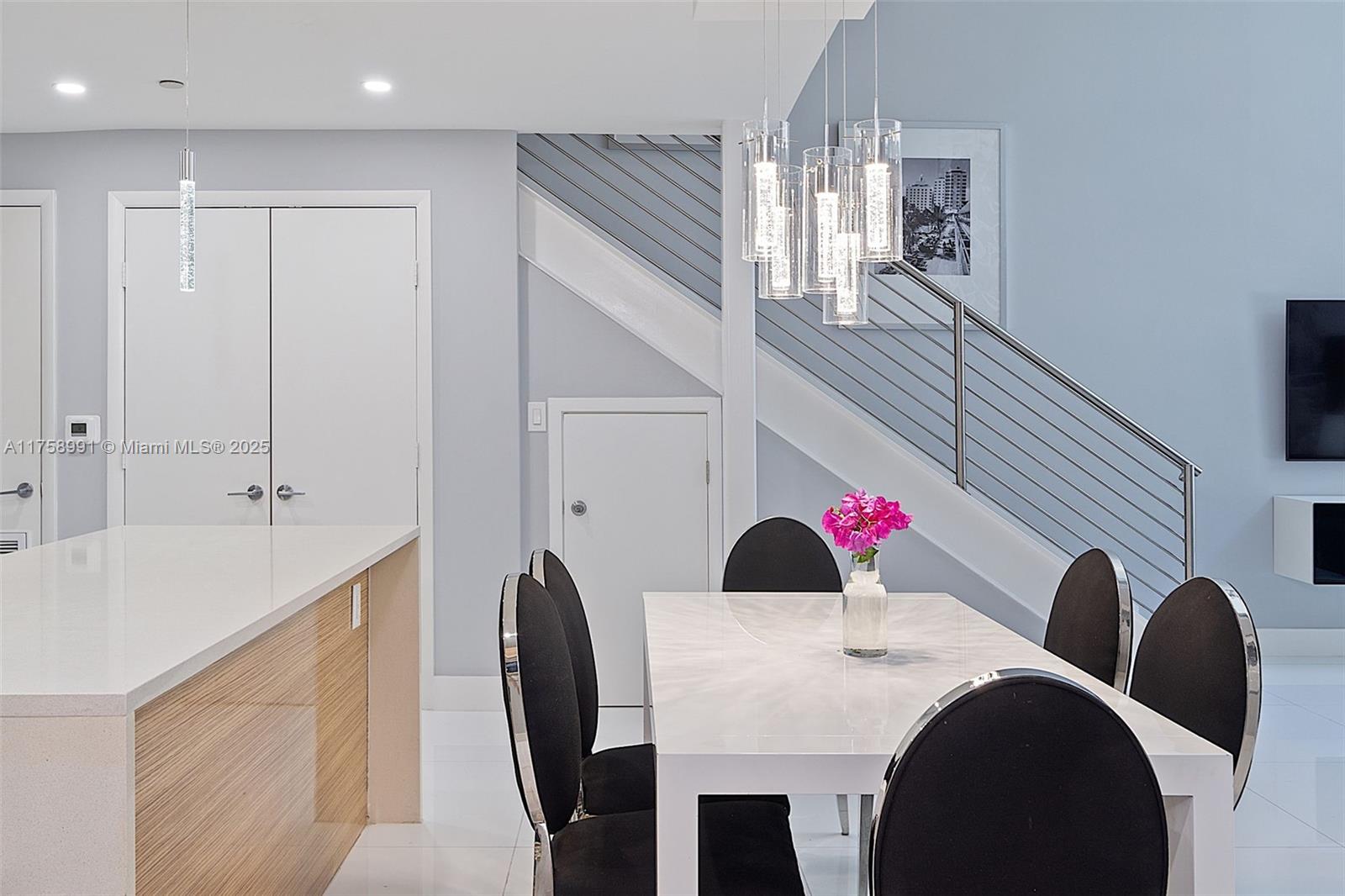 PARAMOUNT BAY CONDO - Residential