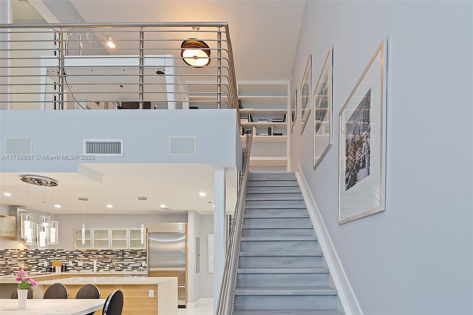 PARAMOUNT BAY CONDO - Residential