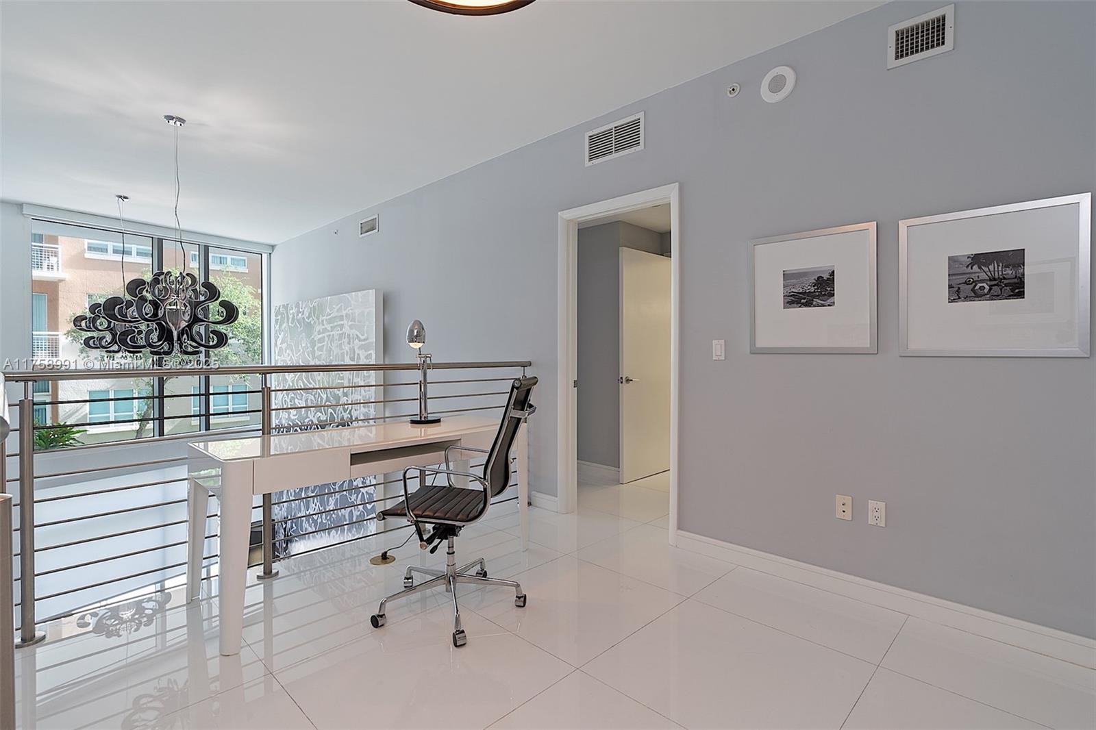 PARAMOUNT BAY CONDO - Residential