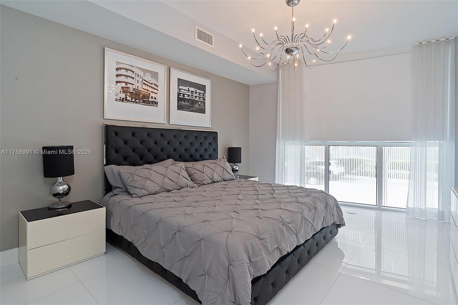 PARAMOUNT BAY CONDO - Residential