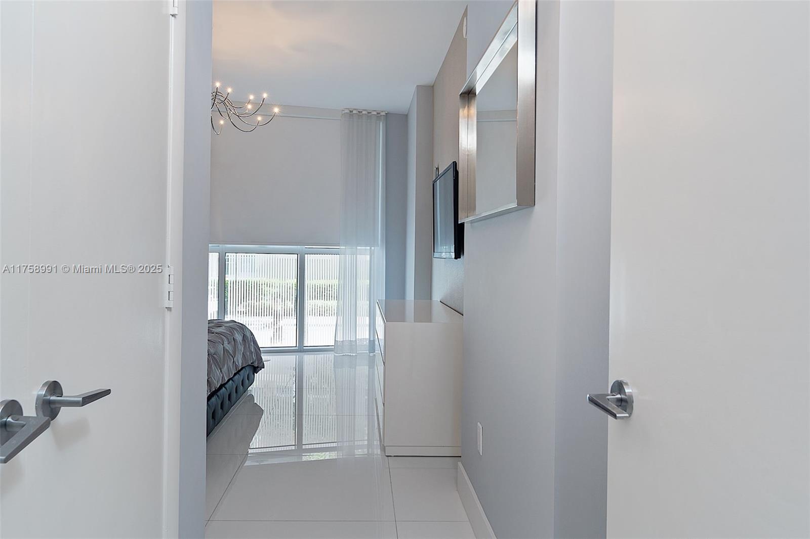 PARAMOUNT BAY CONDO - Residential