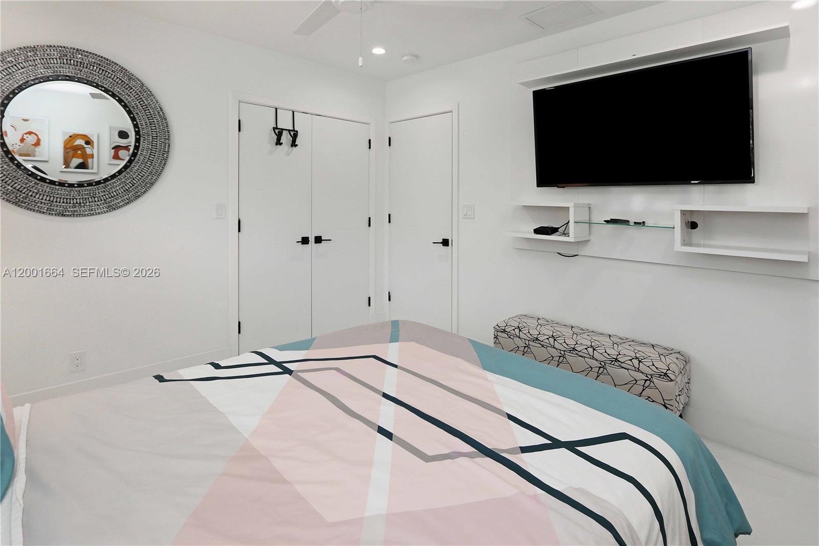 HOLLYWOOD GOLF ESTATES SE - Residential