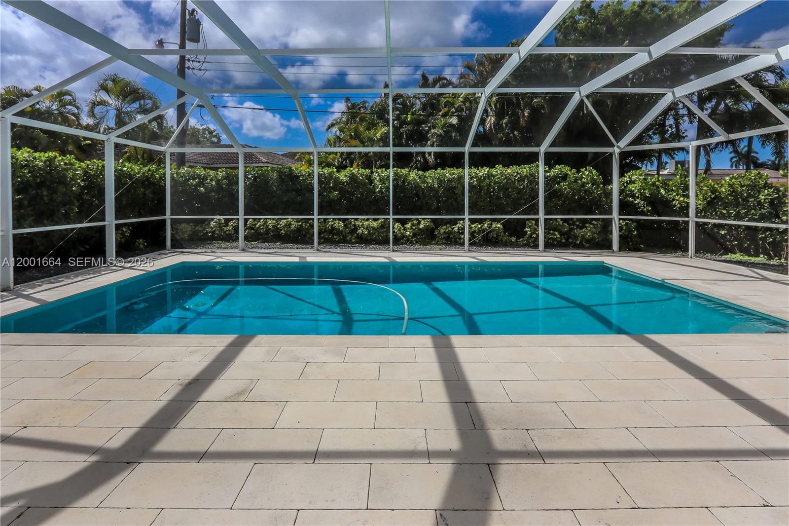 HOLLYWOOD GOLF ESTATES SE - Residential