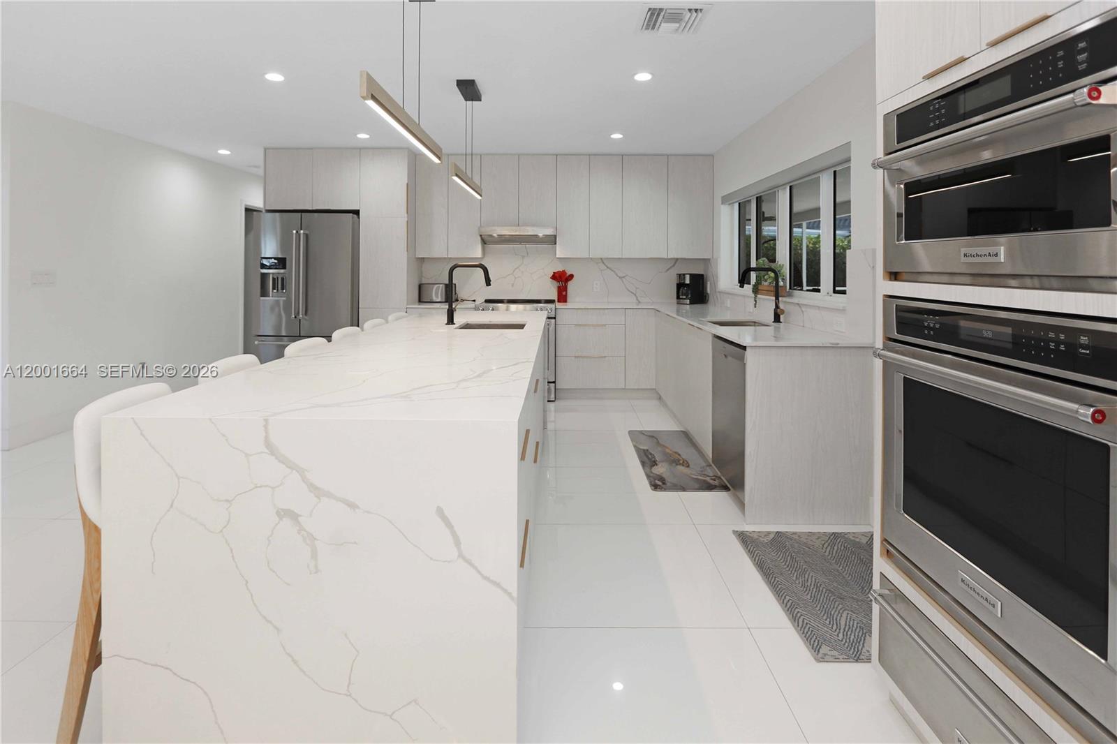 HOLLYWOOD GOLF ESTATES SE - Residential