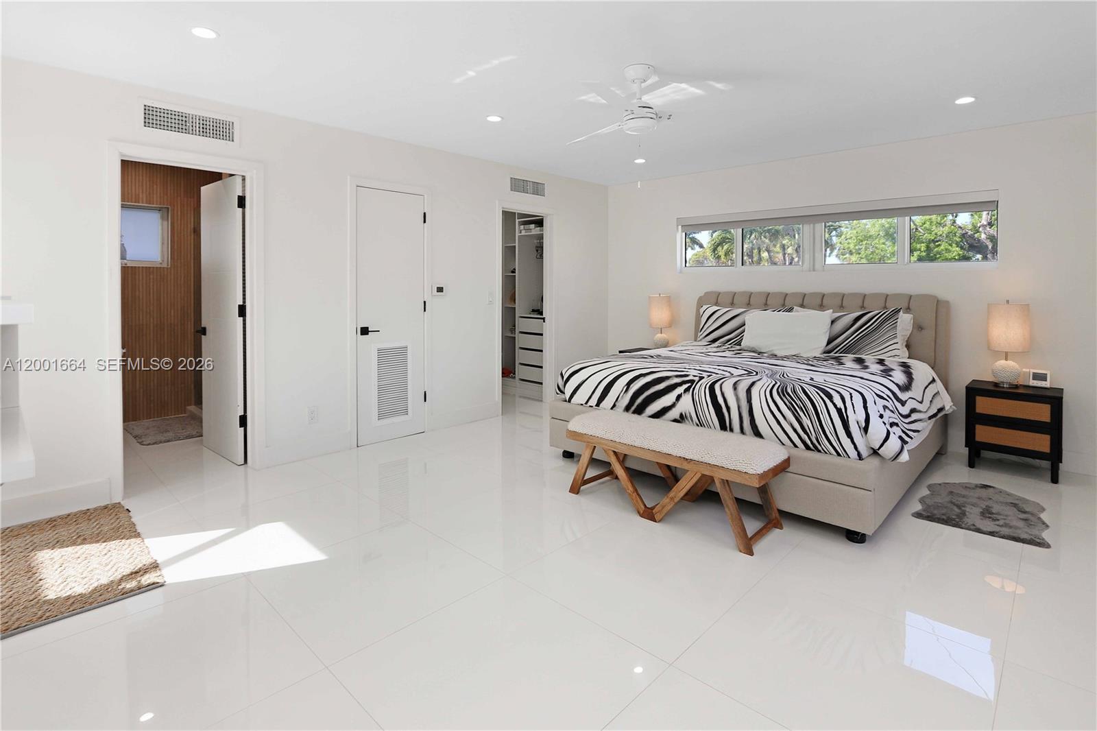 HOLLYWOOD GOLF ESTATES SE - Residential