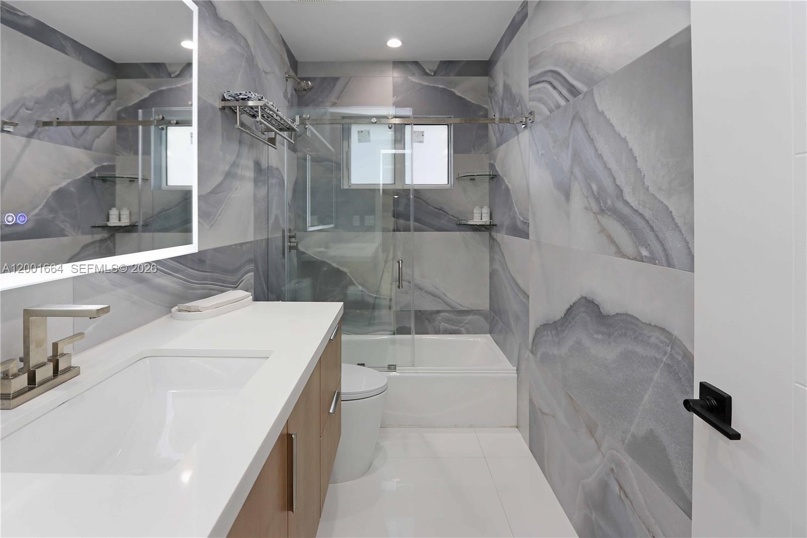 HOLLYWOOD GOLF ESTATES SE - Residential