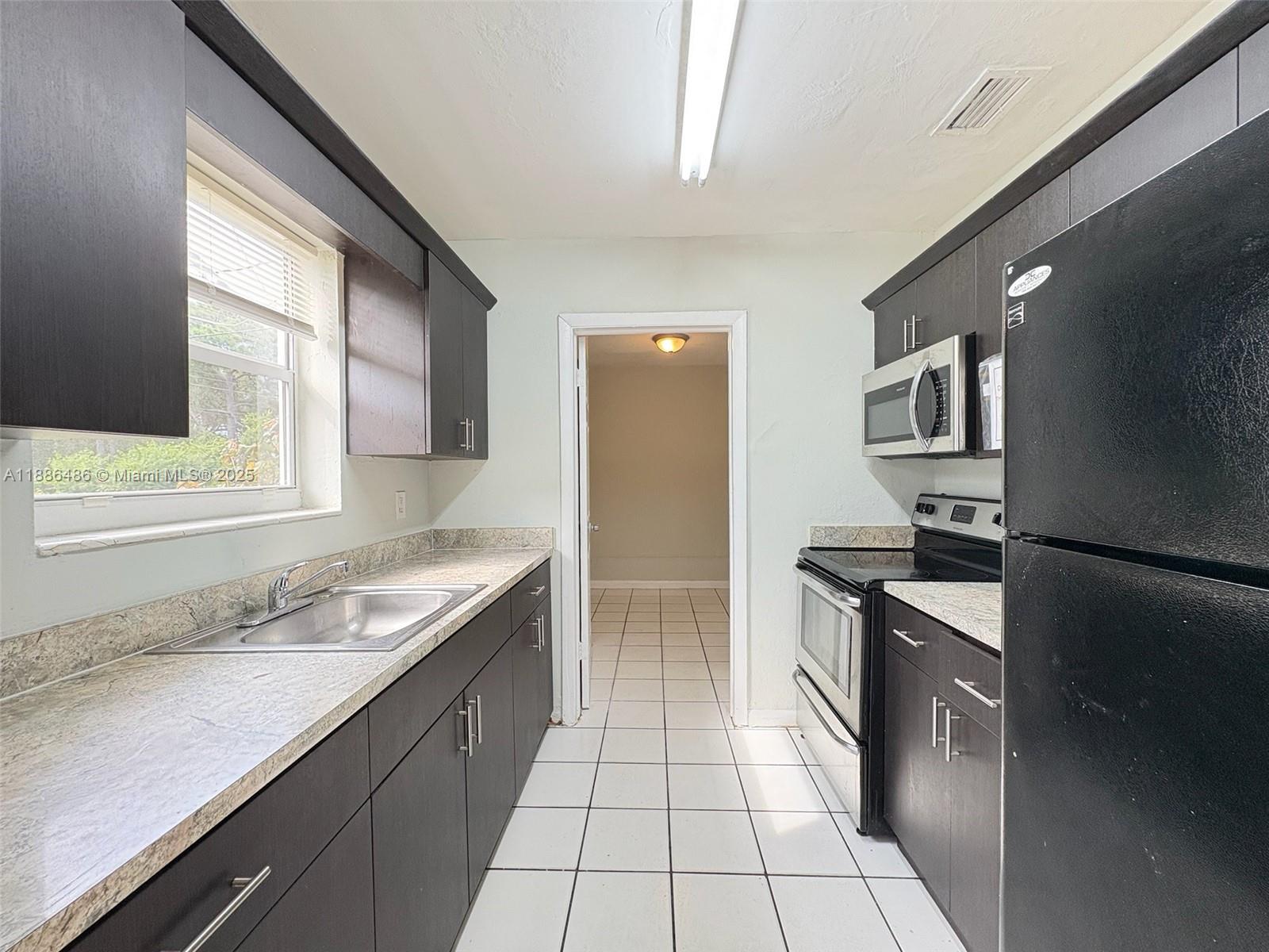 DILLARD PARK ESTATES 1ST - Residential Lease