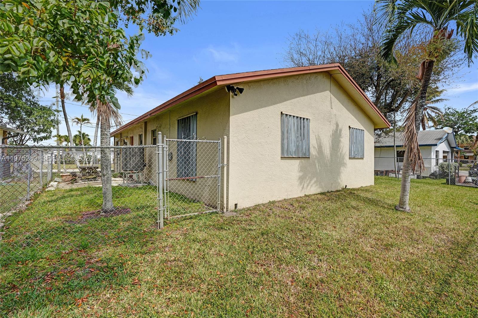 COLLINS PARC - Residential