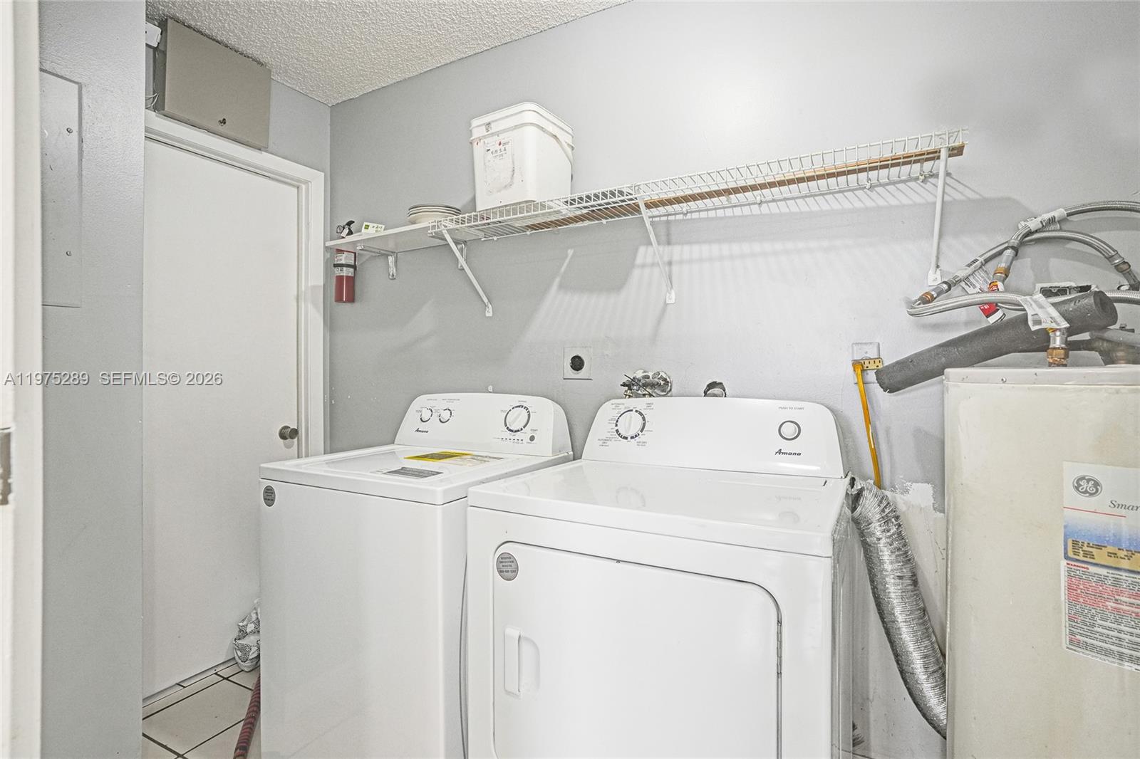 COLLINS PARC - Residential