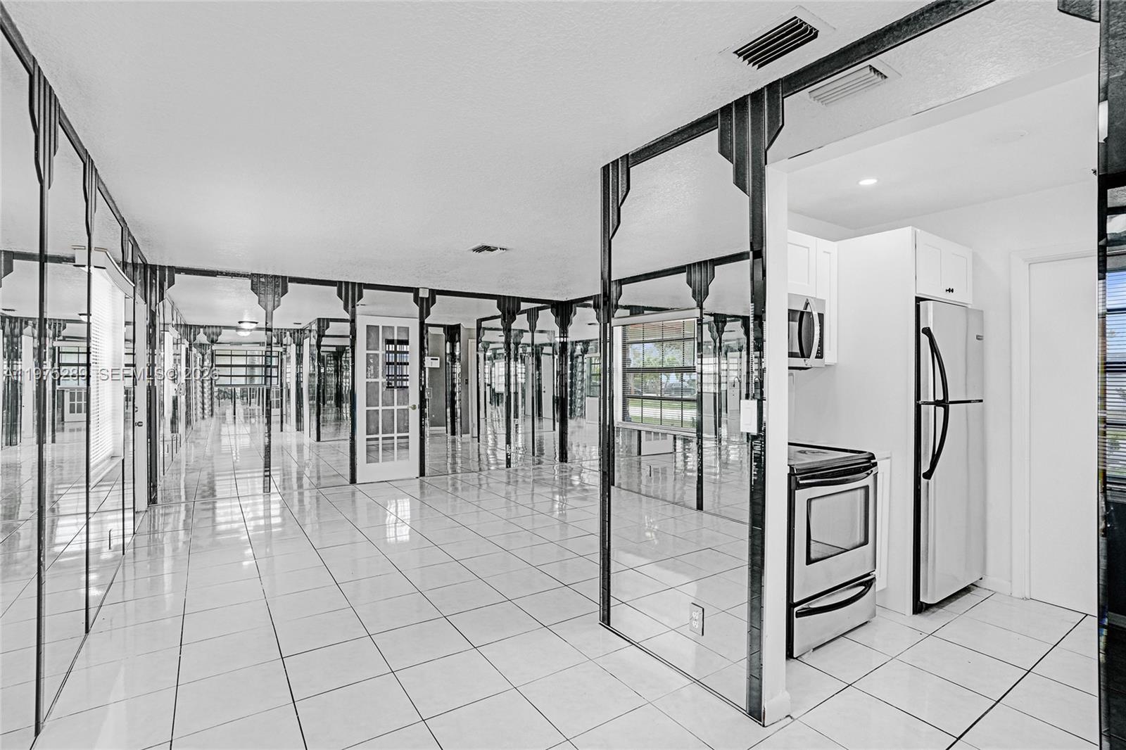 COLLINS PARC - Residential