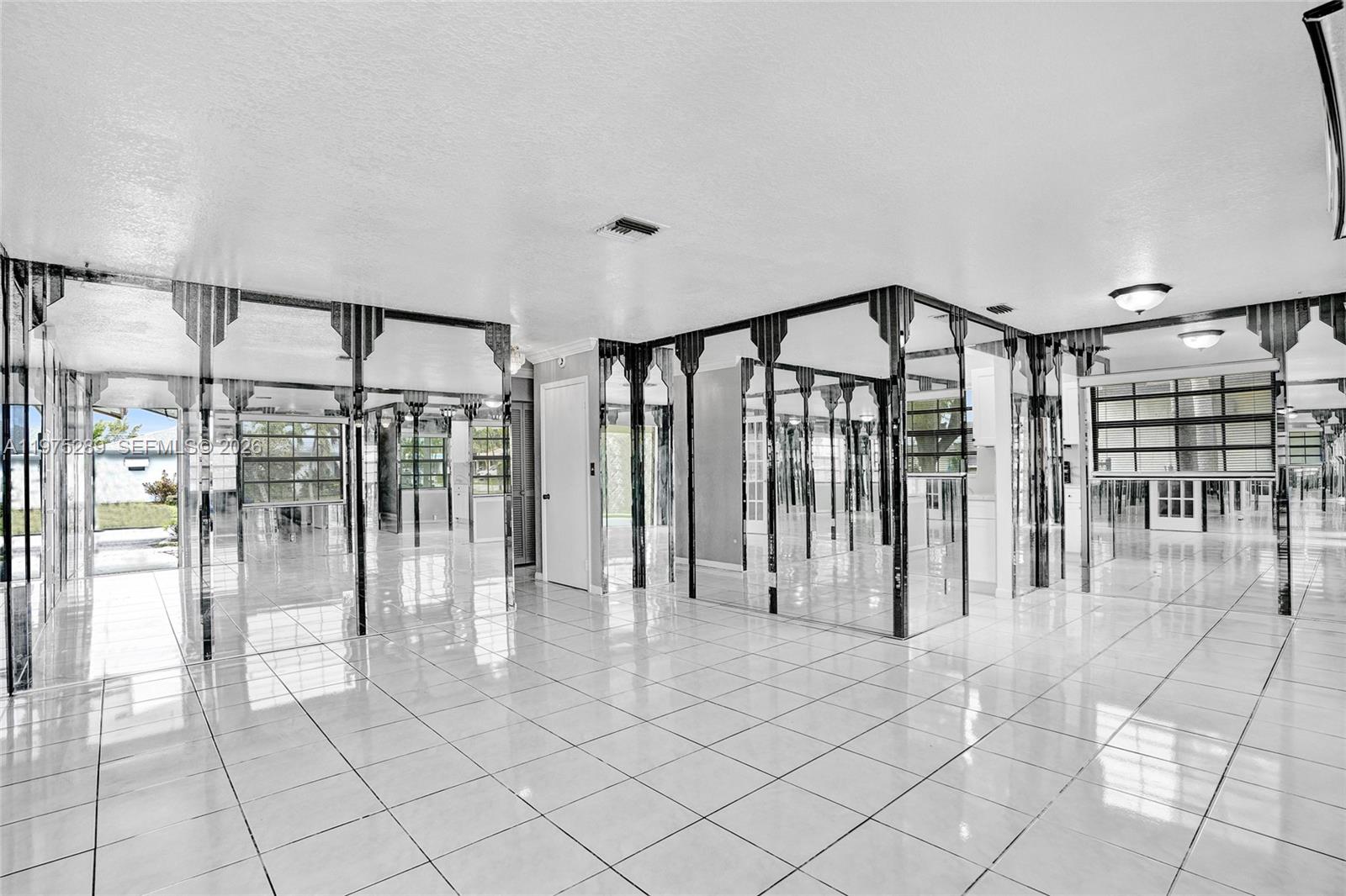 COLLINS PARC - Residential