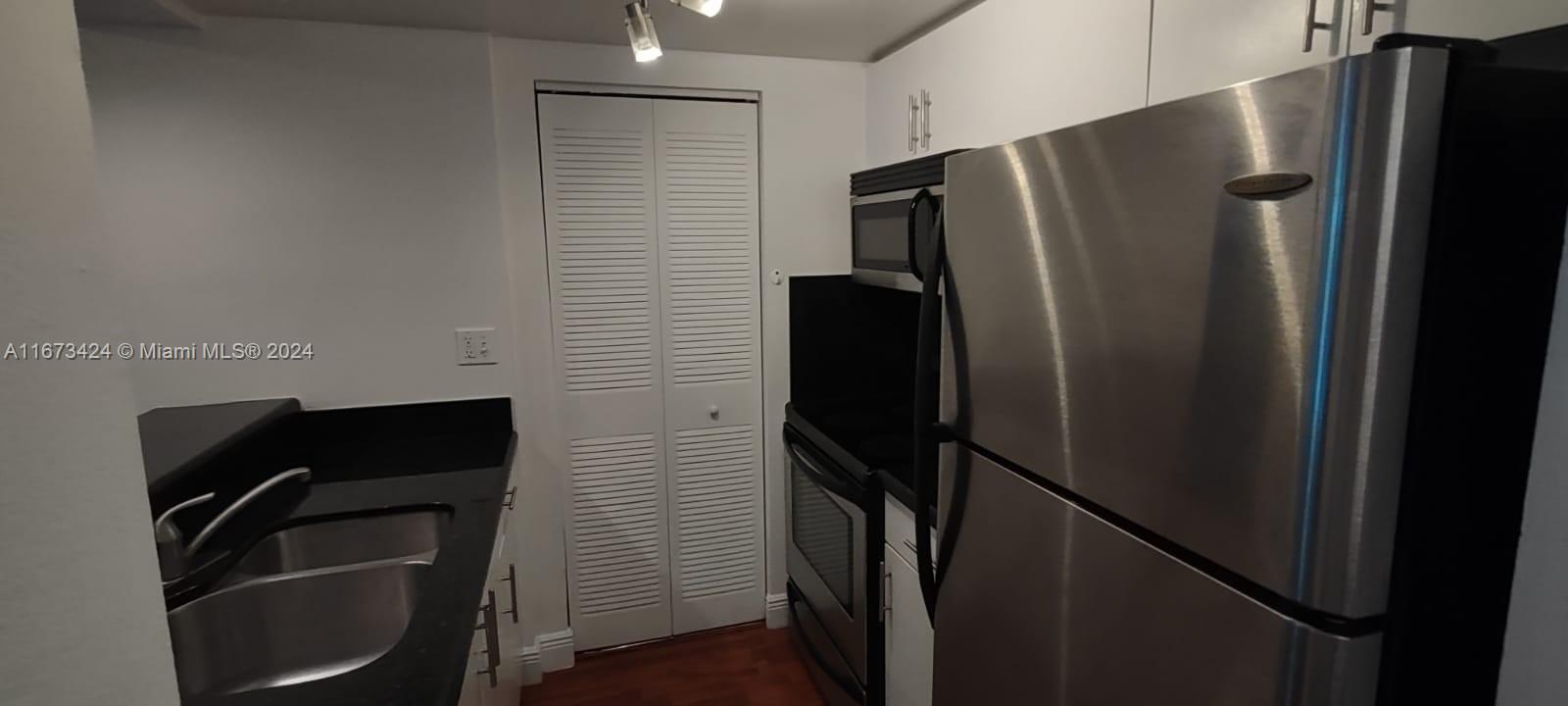 MADISON DOWNTOWN CONDO - Residential Lease