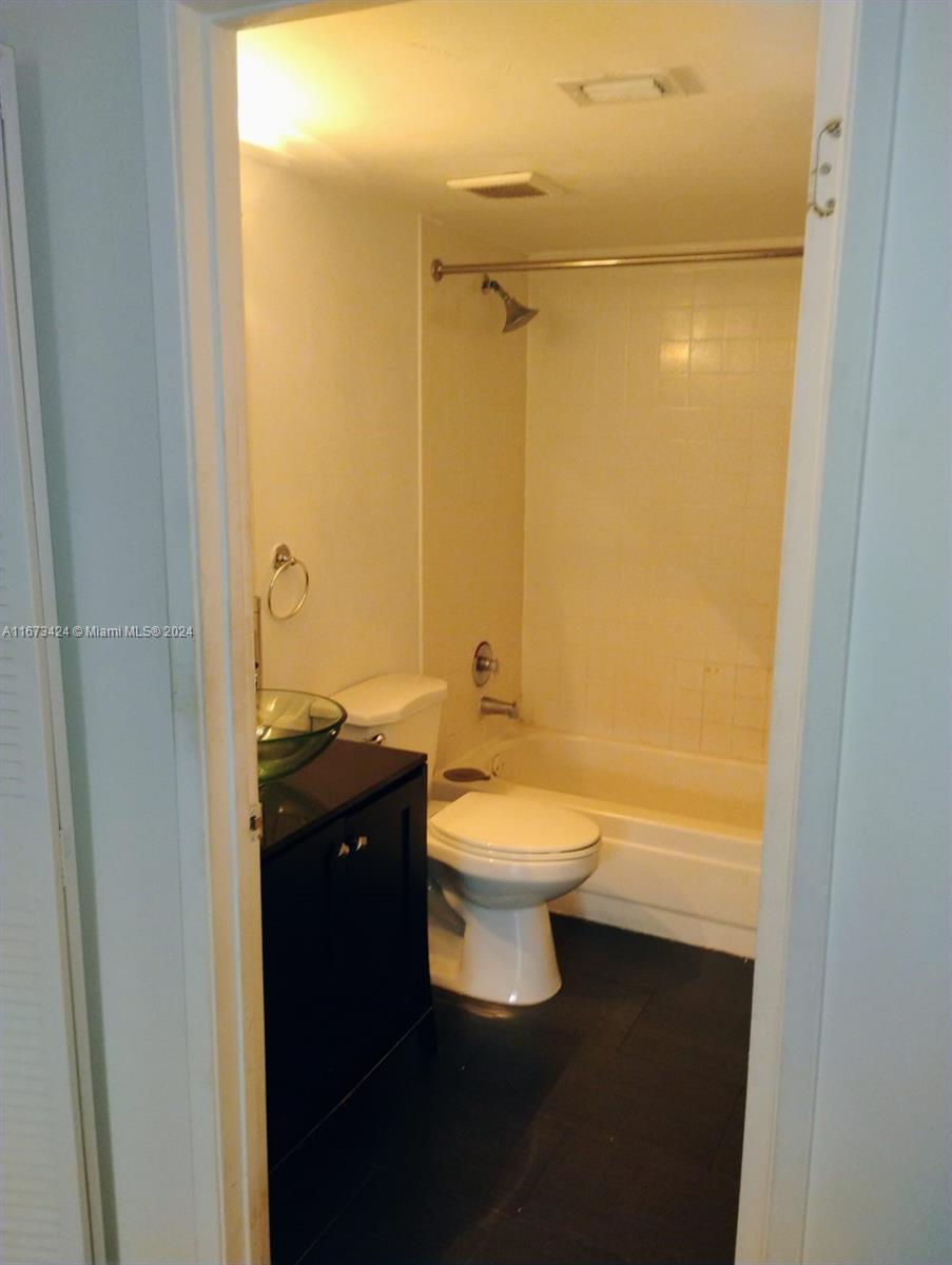 MADISON DOWNTOWN CONDO - Residential Lease