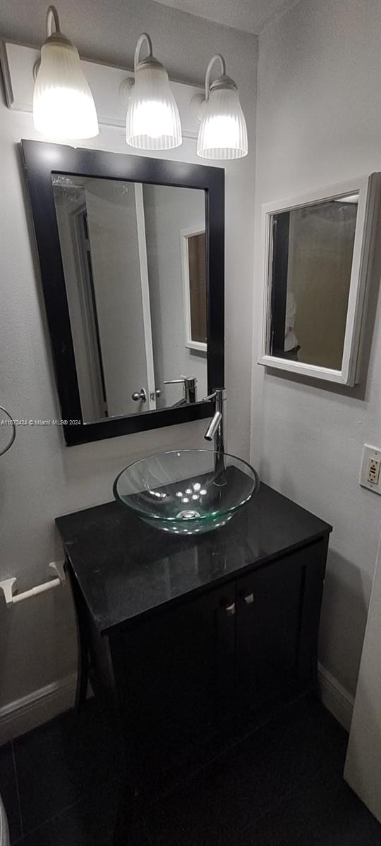 MADISON DOWNTOWN CONDO - Residential Lease