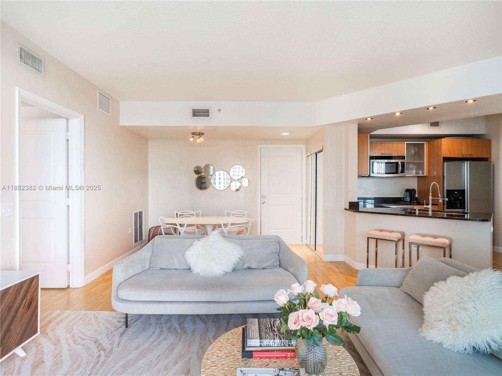 480 NE 30th St 1103