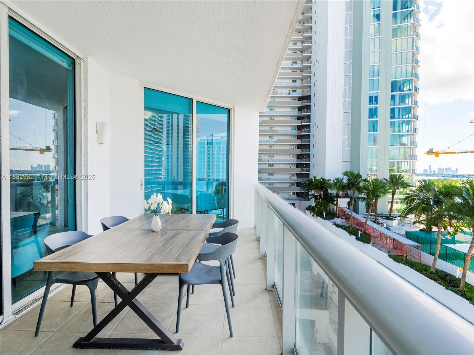 PLATINUM CONDO - Residential