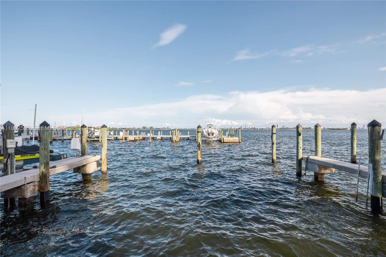 THE TOWERS OF QUAYSIDE CO - Residential