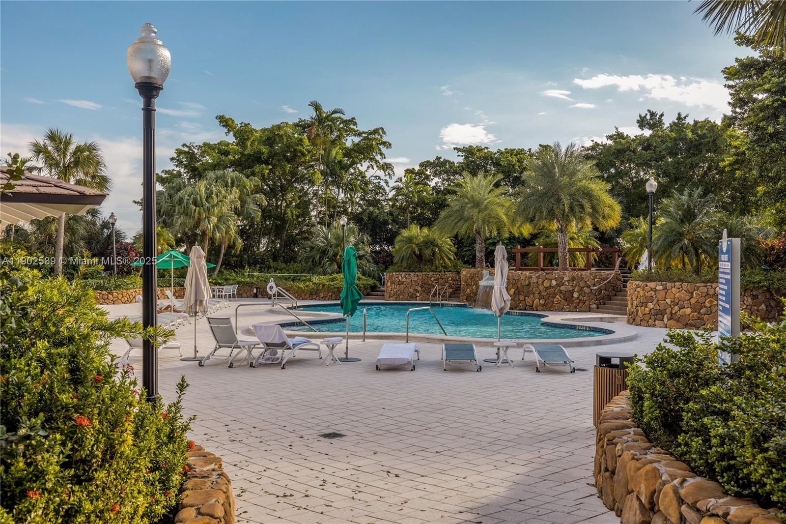 THE TOWERS OF QUAYSIDE CO - Residential