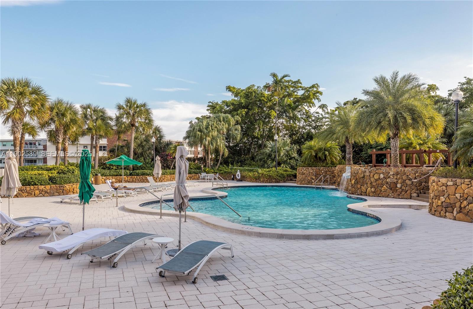 THE TOWERS OF QUAYSIDE CO - Residential