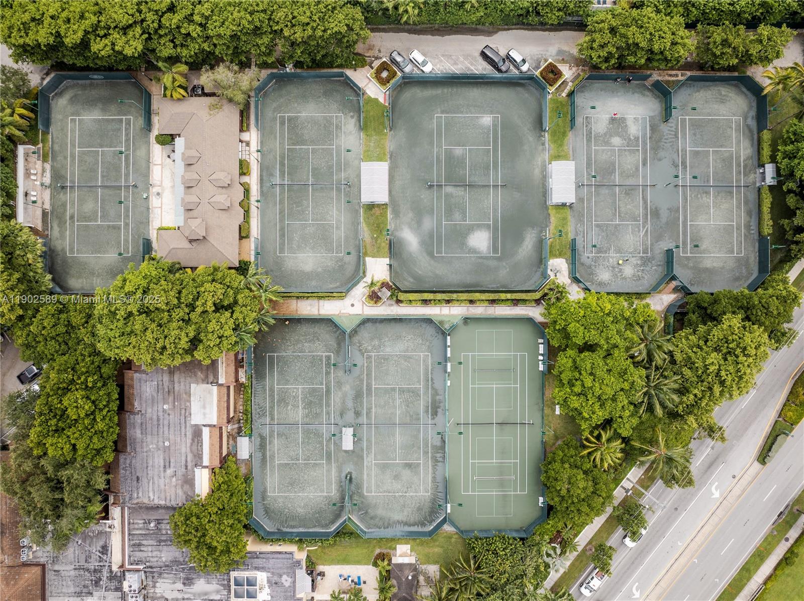 THE TOWERS OF QUAYSIDE CO - Residential