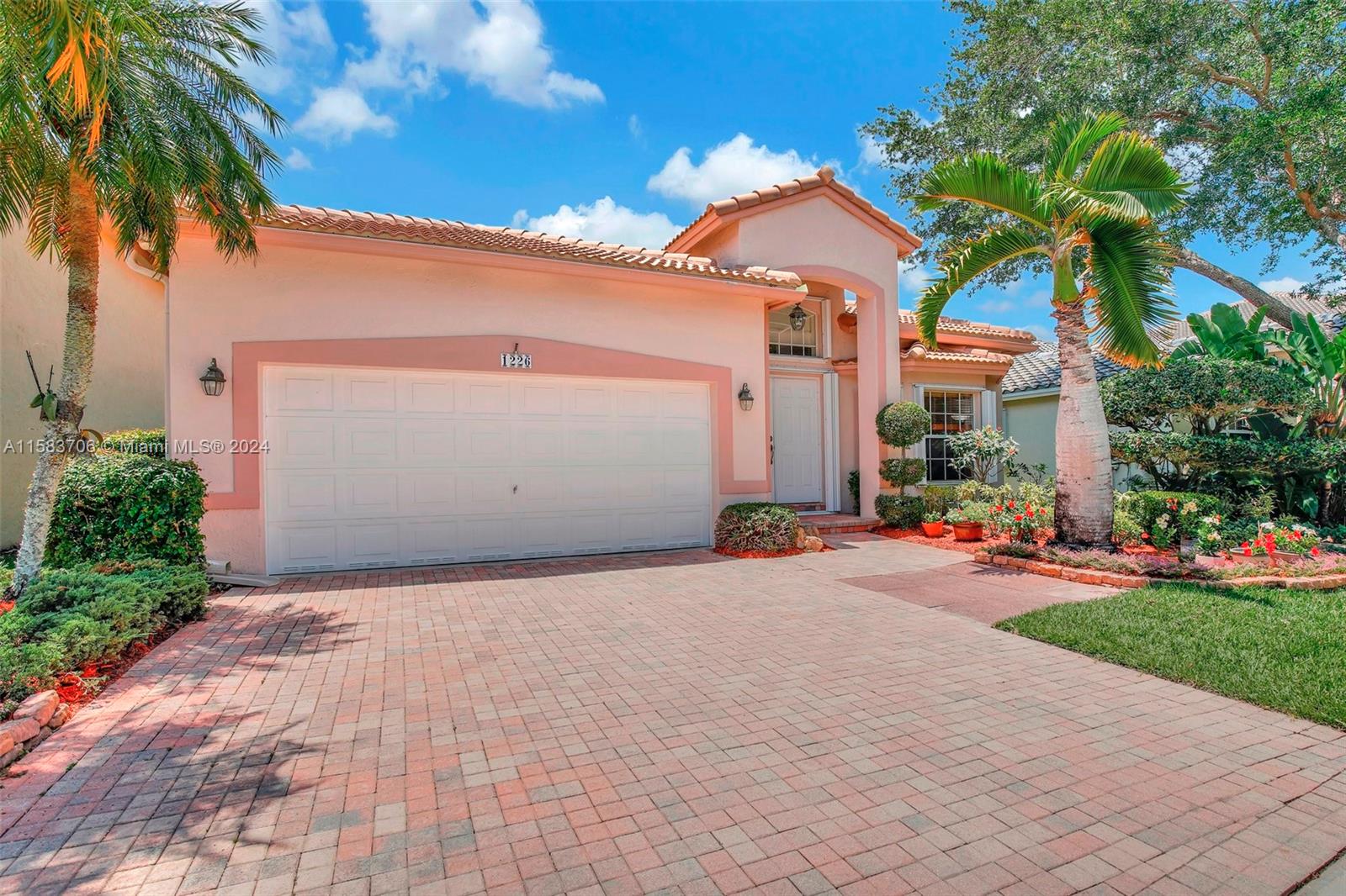 Property for Sale at 1226 Nw 167th Ave, Pembroke Pines, Miami-Dade County, Florida - Bedrooms: 4 
Bathrooms: 2  - $699,000