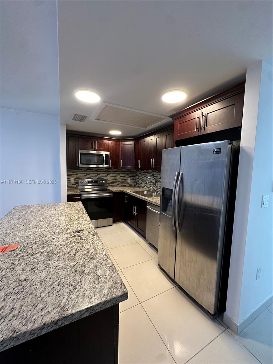 VITTORIA GARDENS - Residential