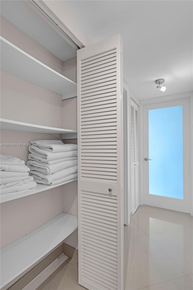 RONEY PALACE CONDO - Residential