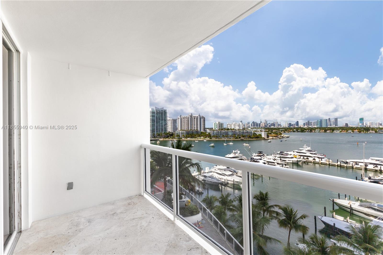 SUNSET HARBOUR SOUTH COND - Residential