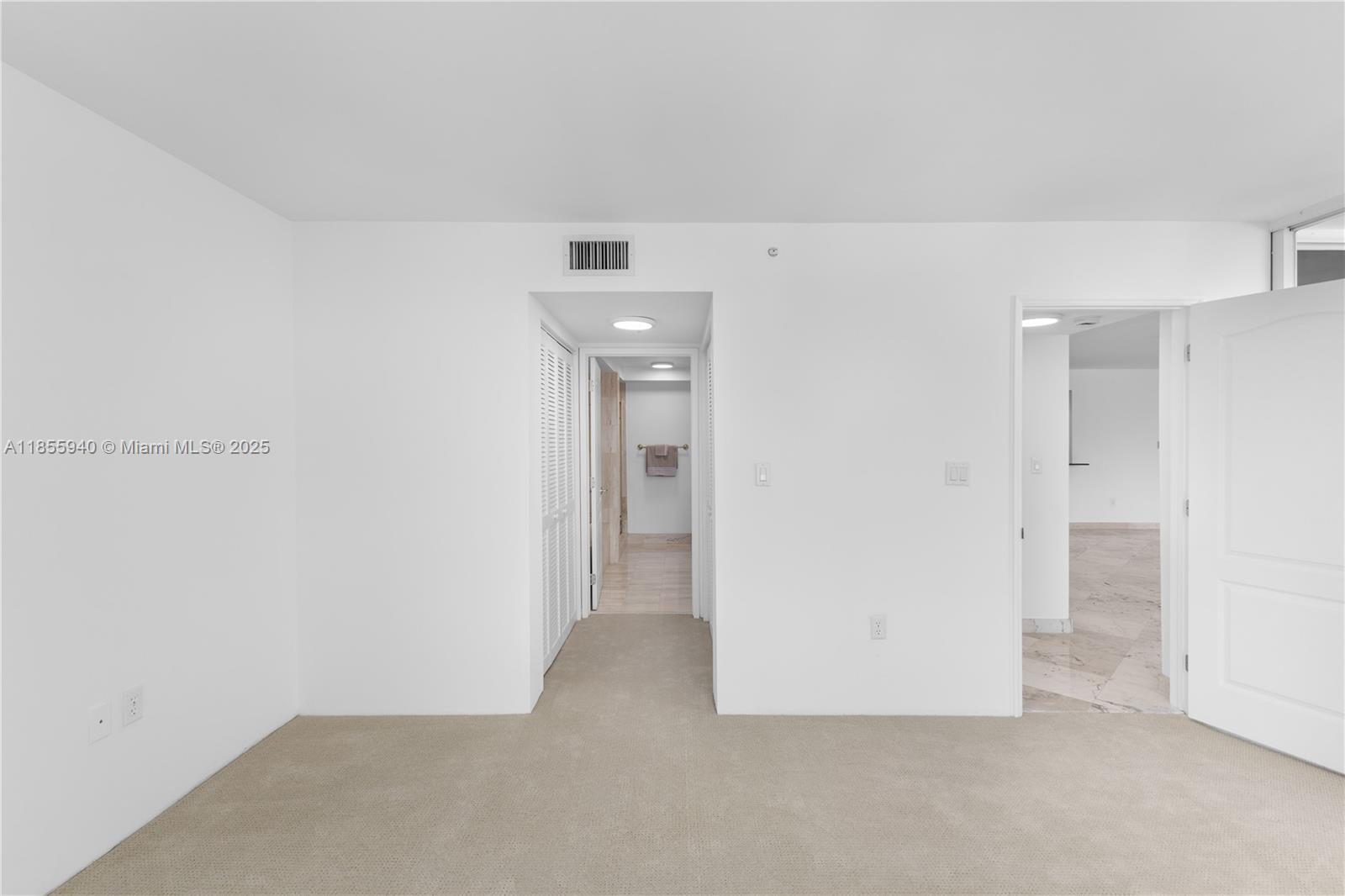 SUNSET HARBOUR SOUTH COND - Residential