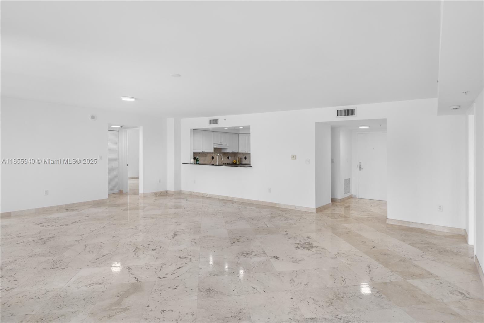 SUNSET HARBOUR SOUTH COND - Residential