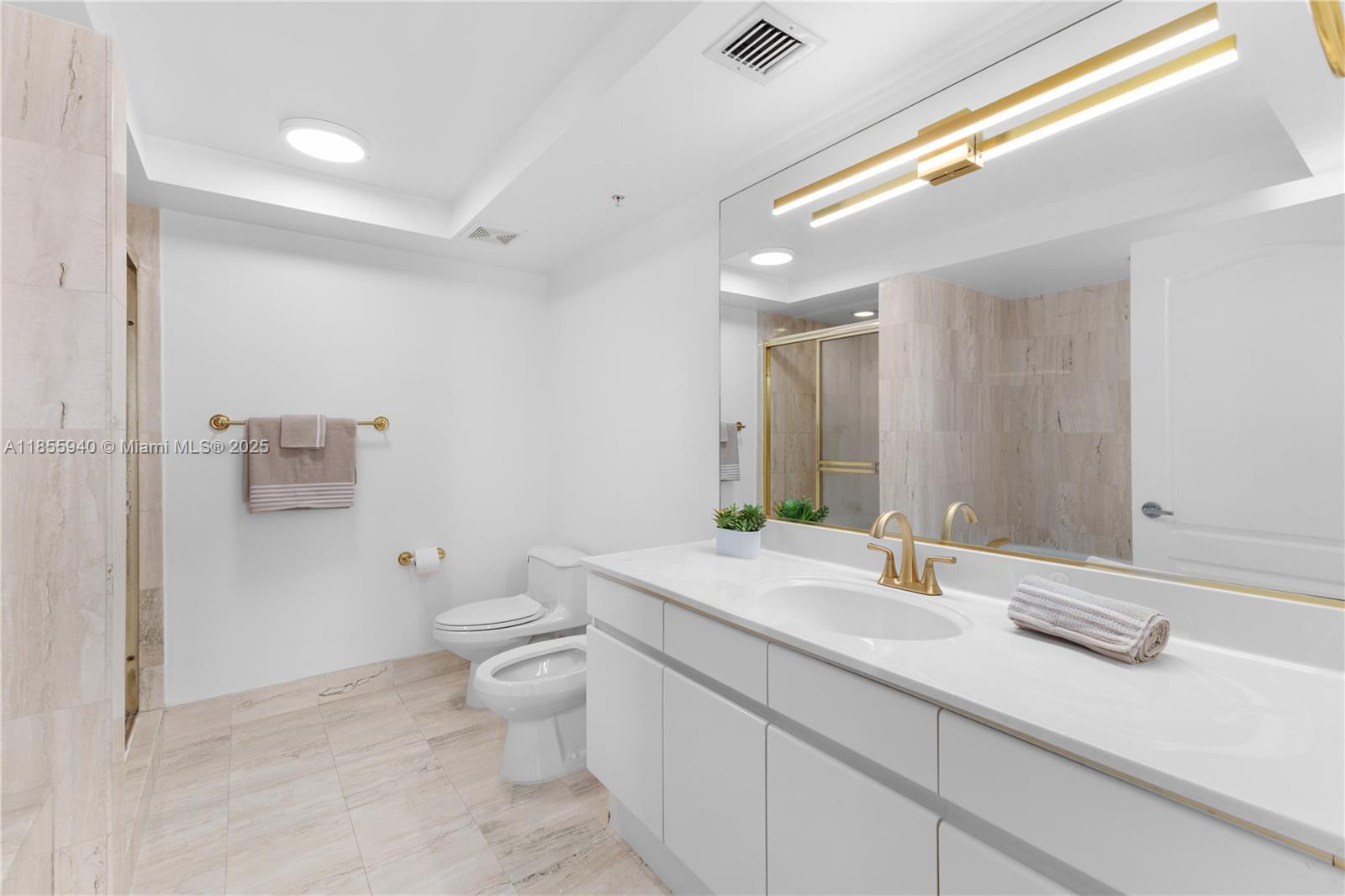 SUNSET HARBOUR SOUTH COND - Residential