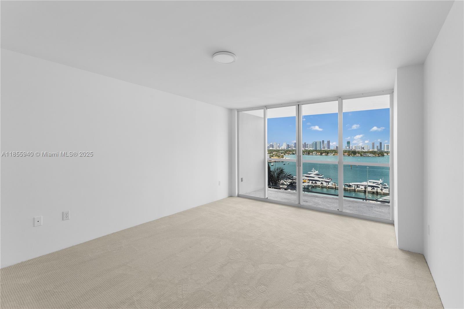 SUNSET HARBOUR SOUTH COND - Residential