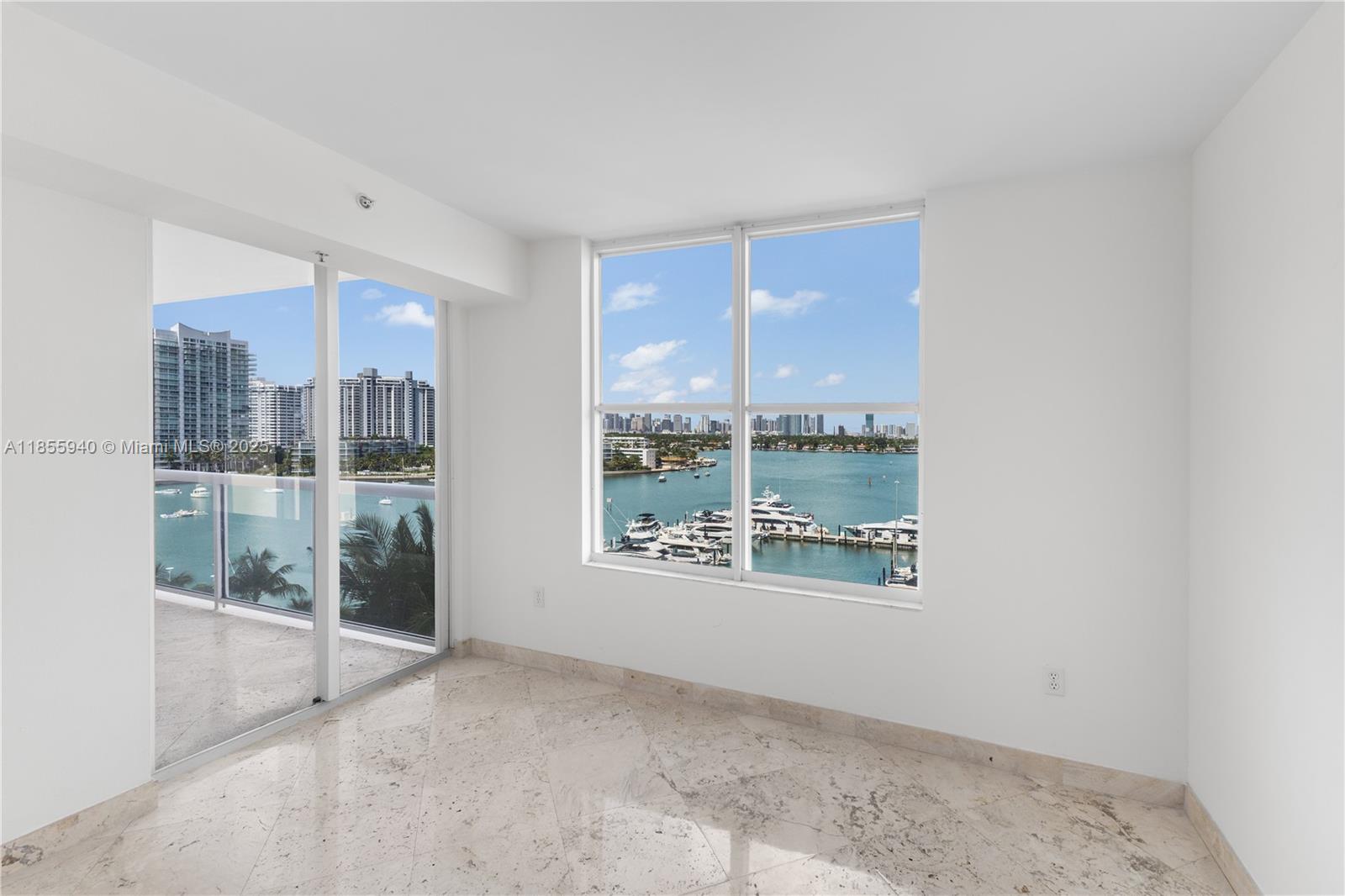 SUNSET HARBOUR SOUTH COND - Residential