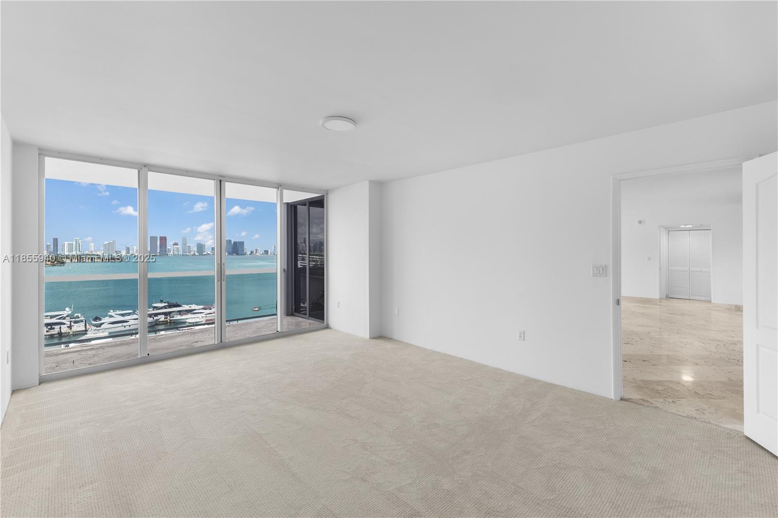 SUNSET HARBOUR SOUTH COND - Residential