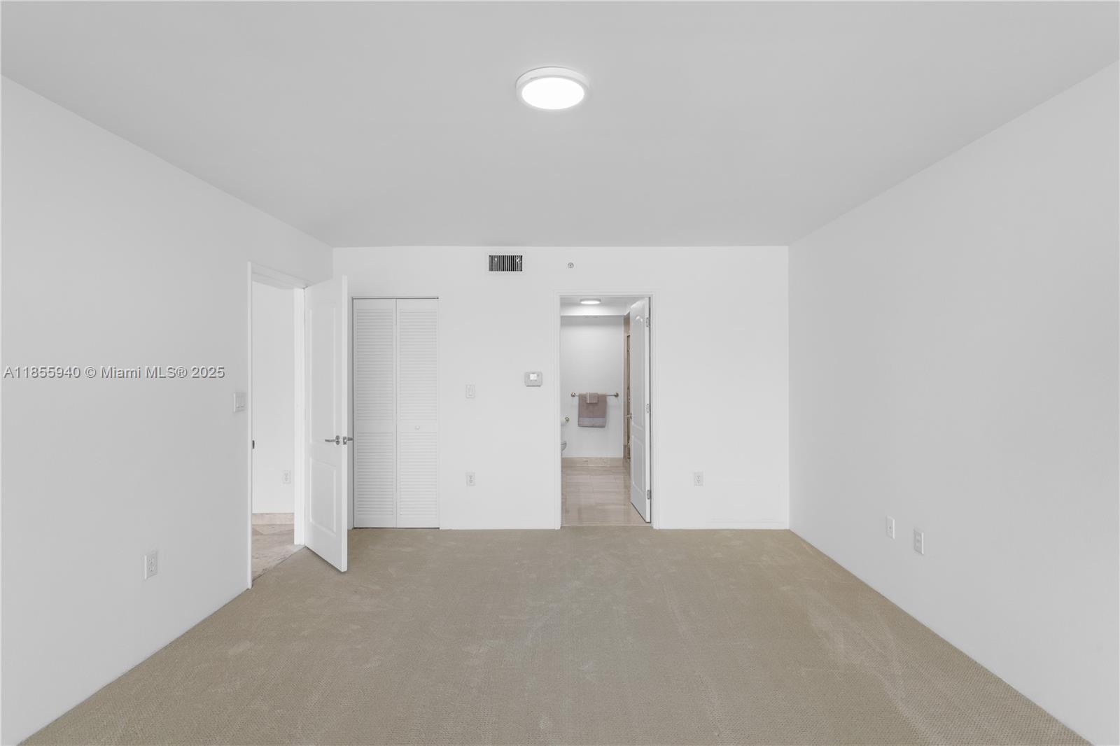 SUNSET HARBOUR SOUTH COND - Residential