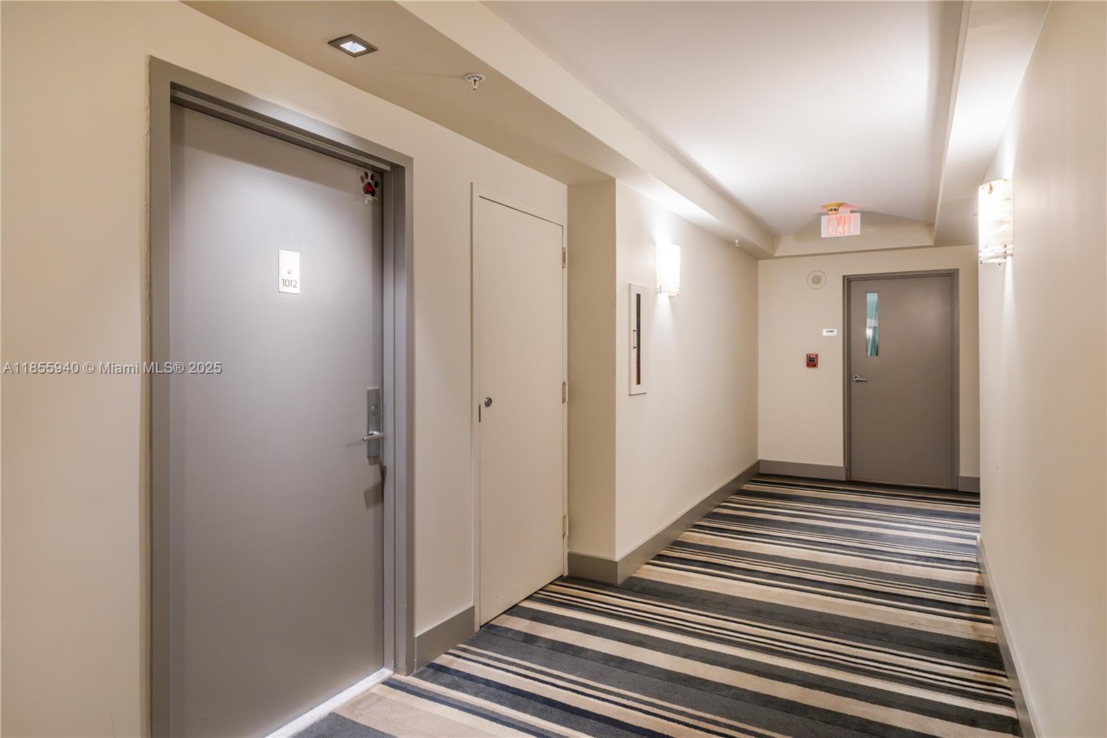 SUNSET HARBOUR SOUTH COND - Residential