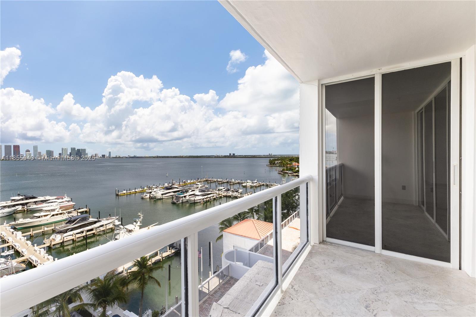 SUNSET HARBOUR SOUTH COND - Residential