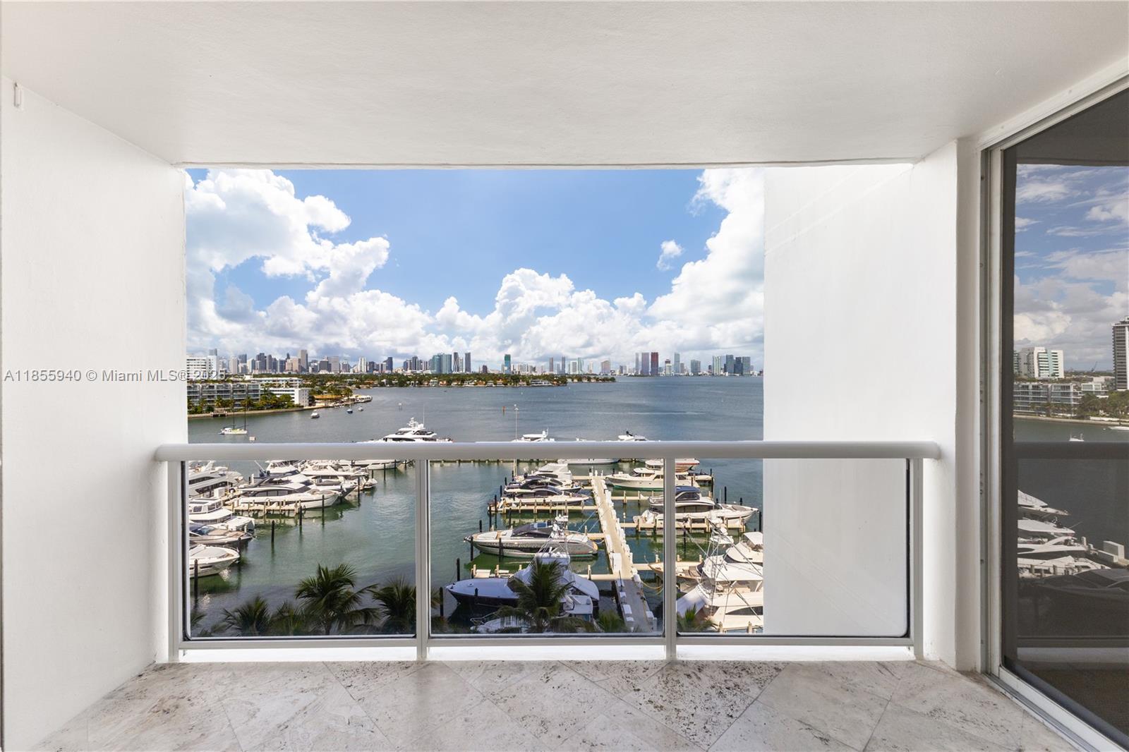 SUNSET HARBOUR SOUTH COND - Residential