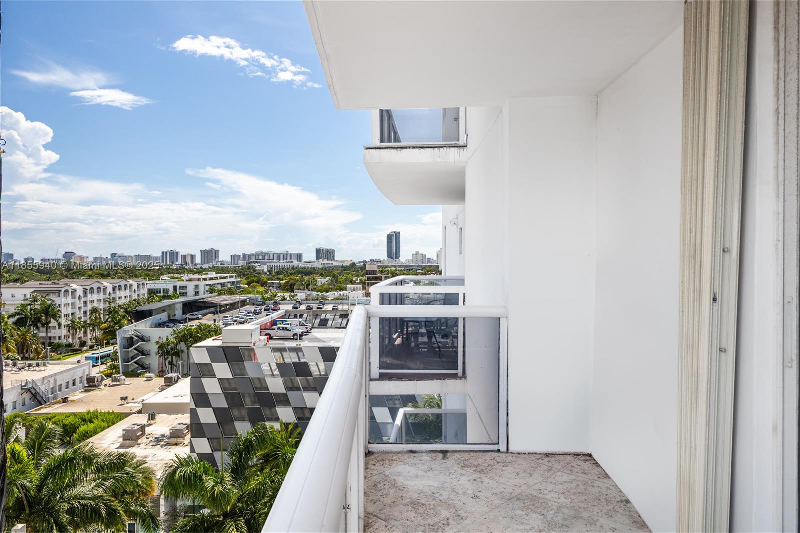 SUNSET HARBOUR SOUTH COND - Residential