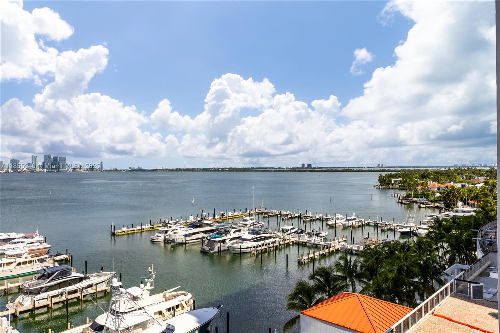 SUNSET HARBOUR SOUTH COND - Residential